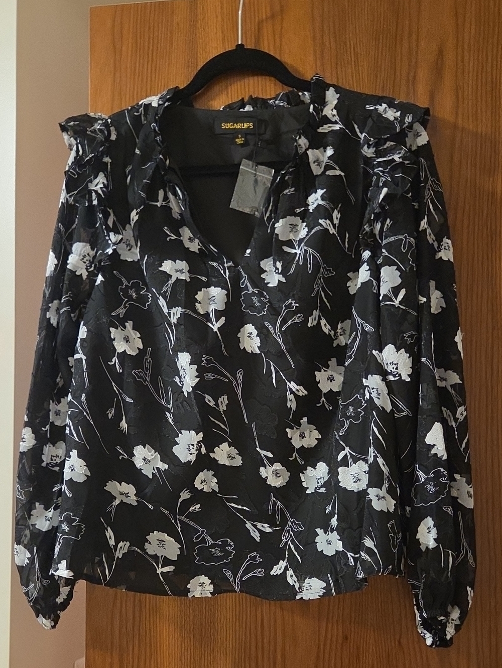 Sugarlips Black and White Floral V-Neck Ruffle Blouse Small